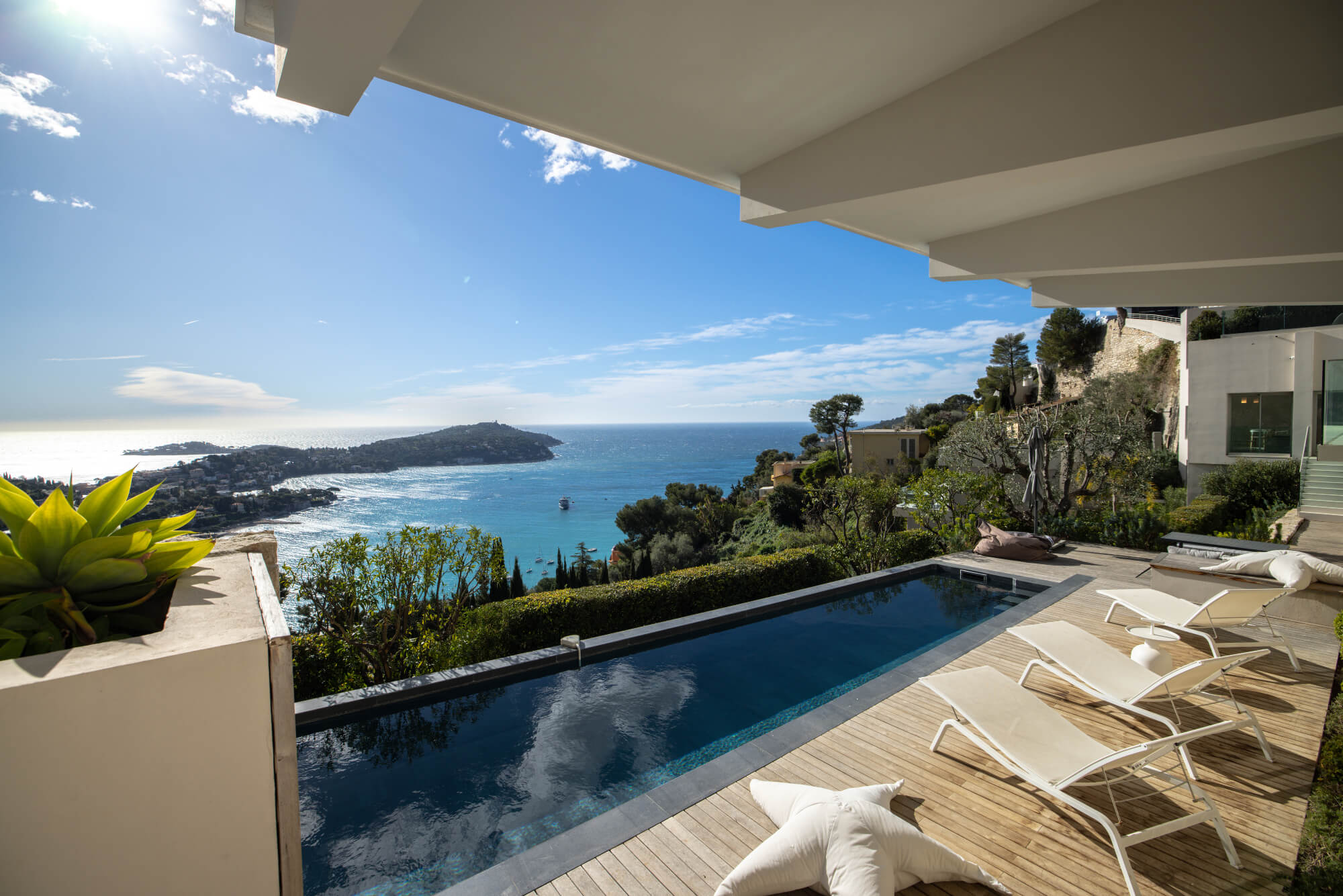 Les villas avec vue mer à louer dans le Sud - Villa Vista Magnifika